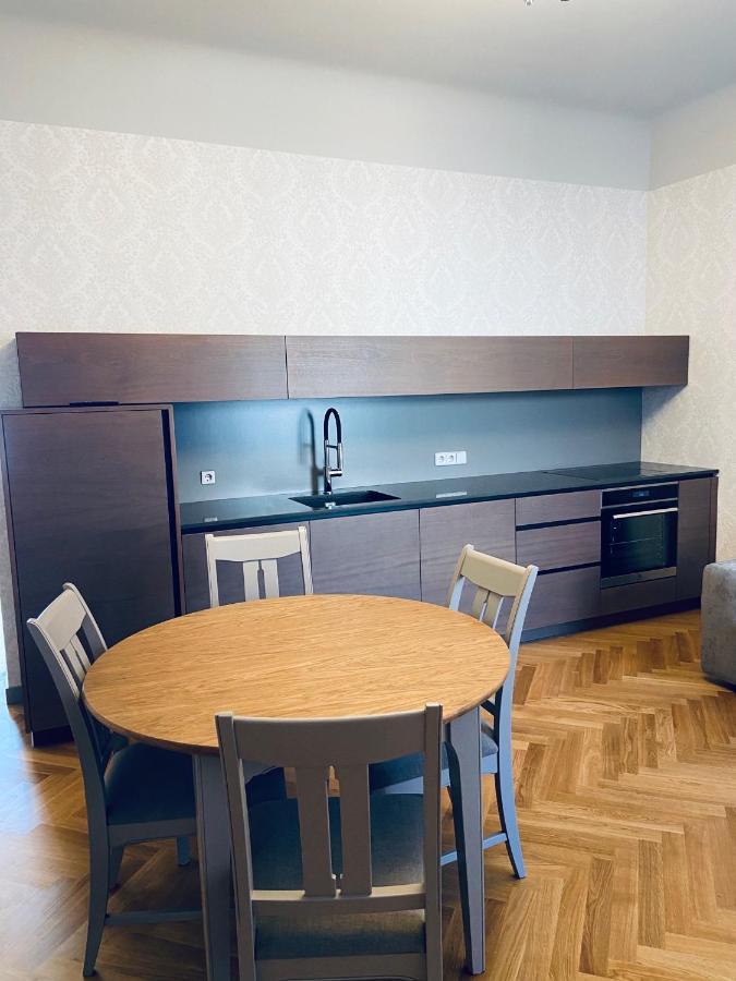 Roze Republikas Apartments Лиепая Экстерьер фото