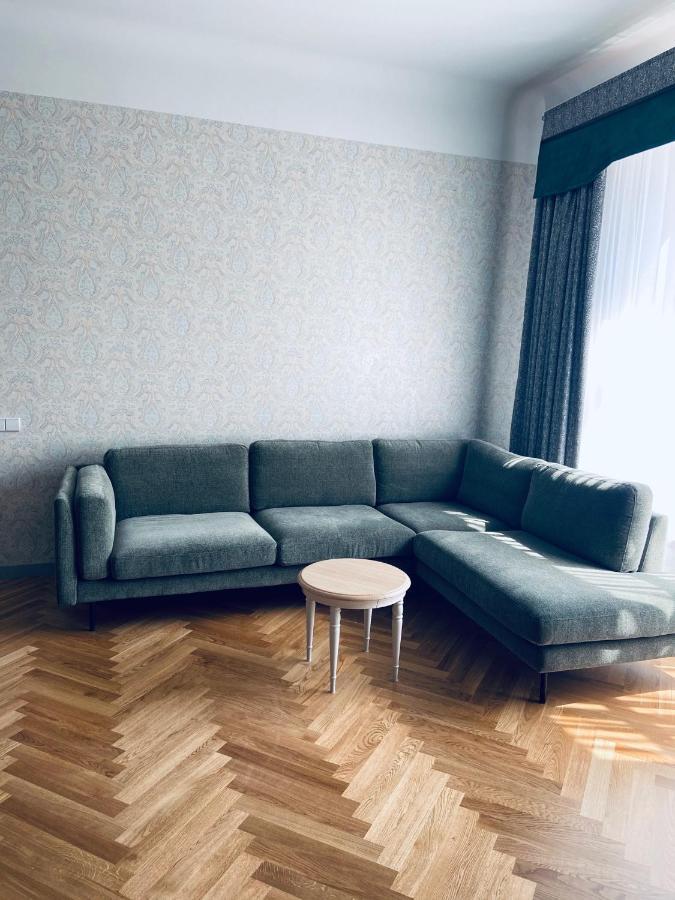 Roze Republikas Apartments Лиепая Экстерьер фото